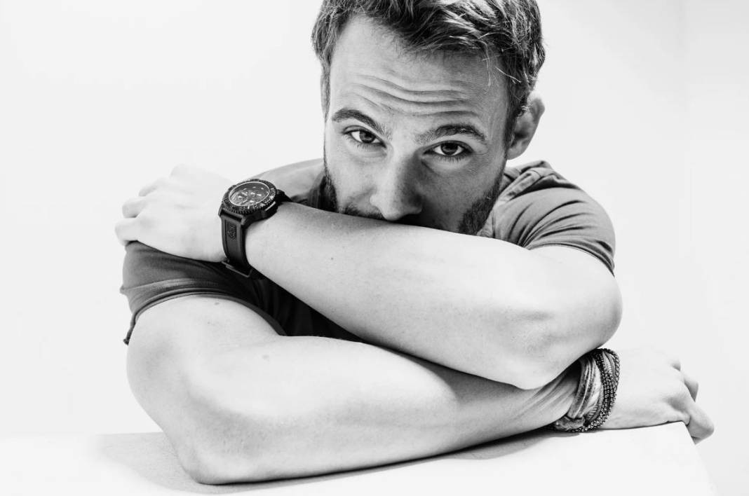 Kerem Bürsin'in yeni aşkı Türkiye’nin en zengin ailesinin torunu çıktı - Resim: 5